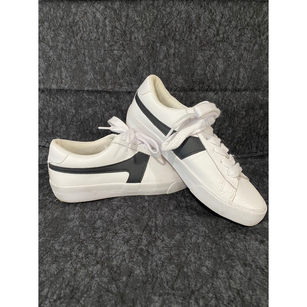 Rachel Zoe Sneakers Size 6.5 Women's White Black Leather Shoes Tennis